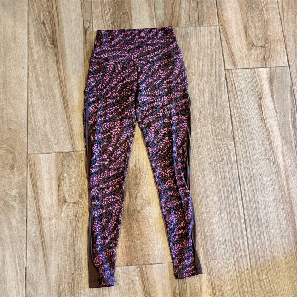 OFFLINE by Aerie Real Me Leggings Womens M Hi-Rise 7/8 Pink Leopard Print